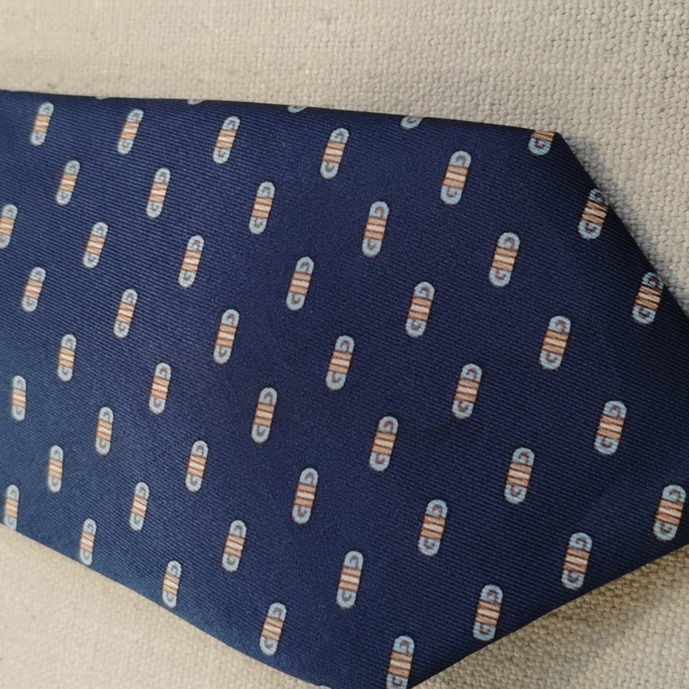 Gucci navy tie with little banded design - Picture 3 of 4